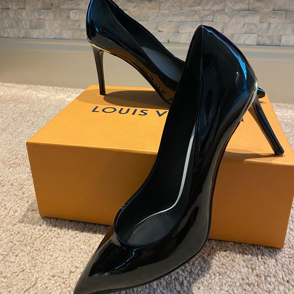 Louis Vuitton pumps